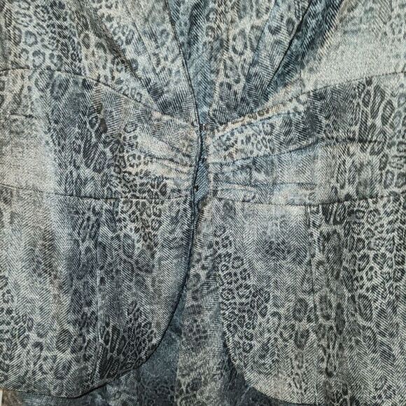 Robert Louis Suit   - Picture 2 of 8